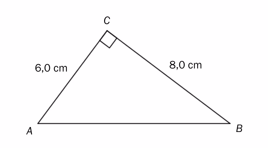 Trekant ABC med rett vinkel i C. Siden AC er 6,0 cm og siden CB er 8,0 cm
